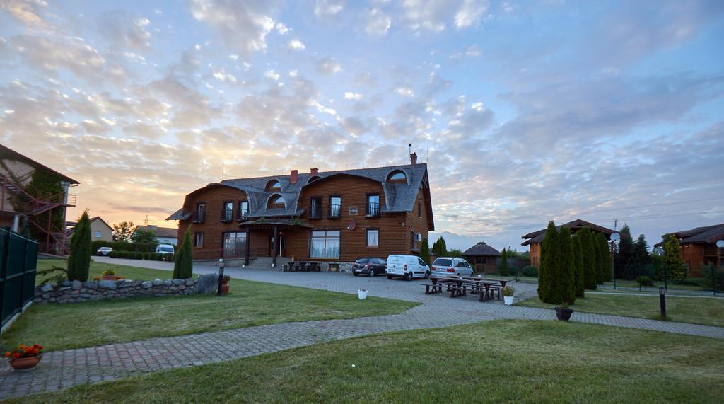 Dworek Tucholski Zblewo Exteriör bild